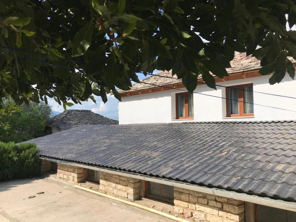 Vila Eri Gjirokaster Exterior photo