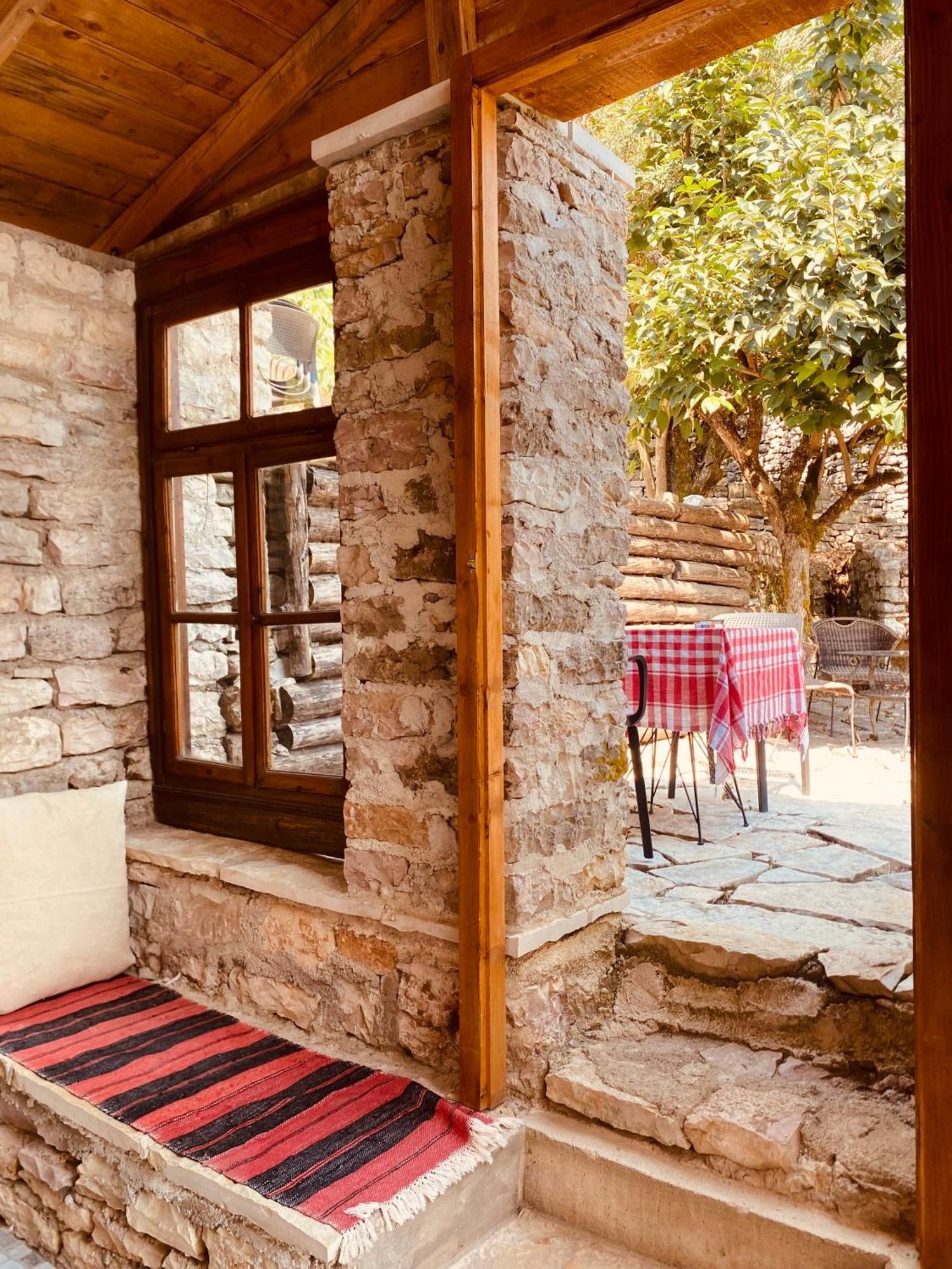 Vila Eri Gjirokaster Exterior photo