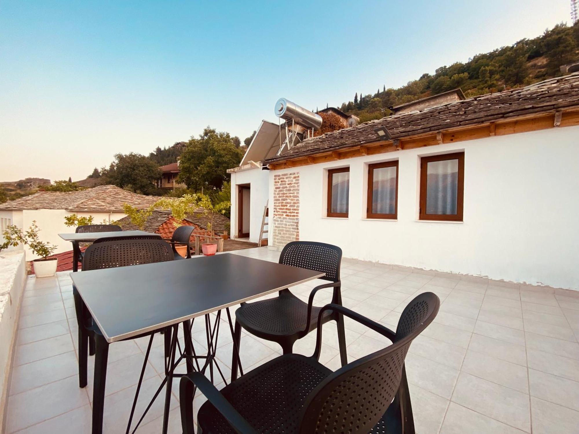 Vila Eri Gjirokaster Exterior photo